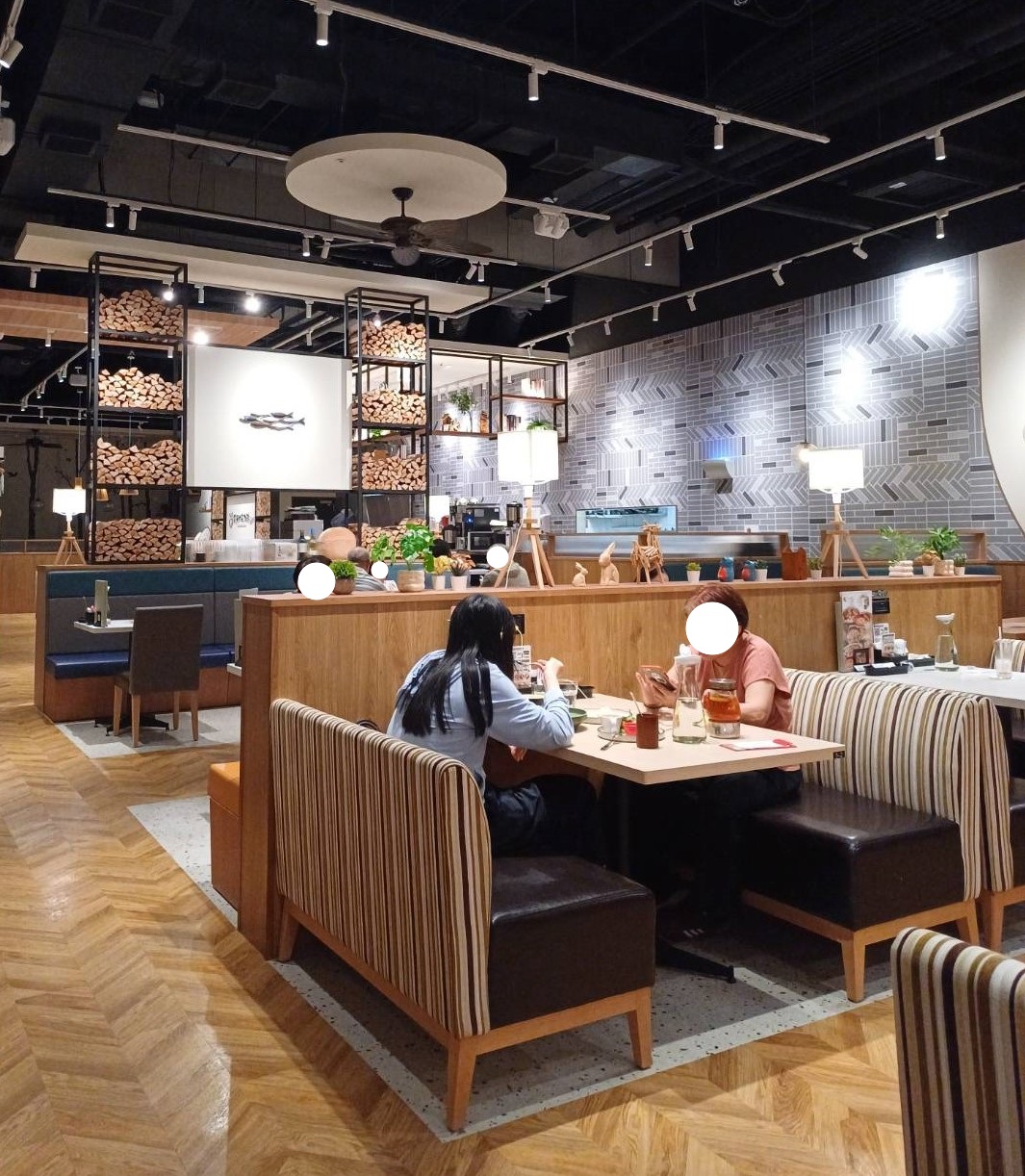 高雄台鋁武藏野森咖啡-森林系質感環境