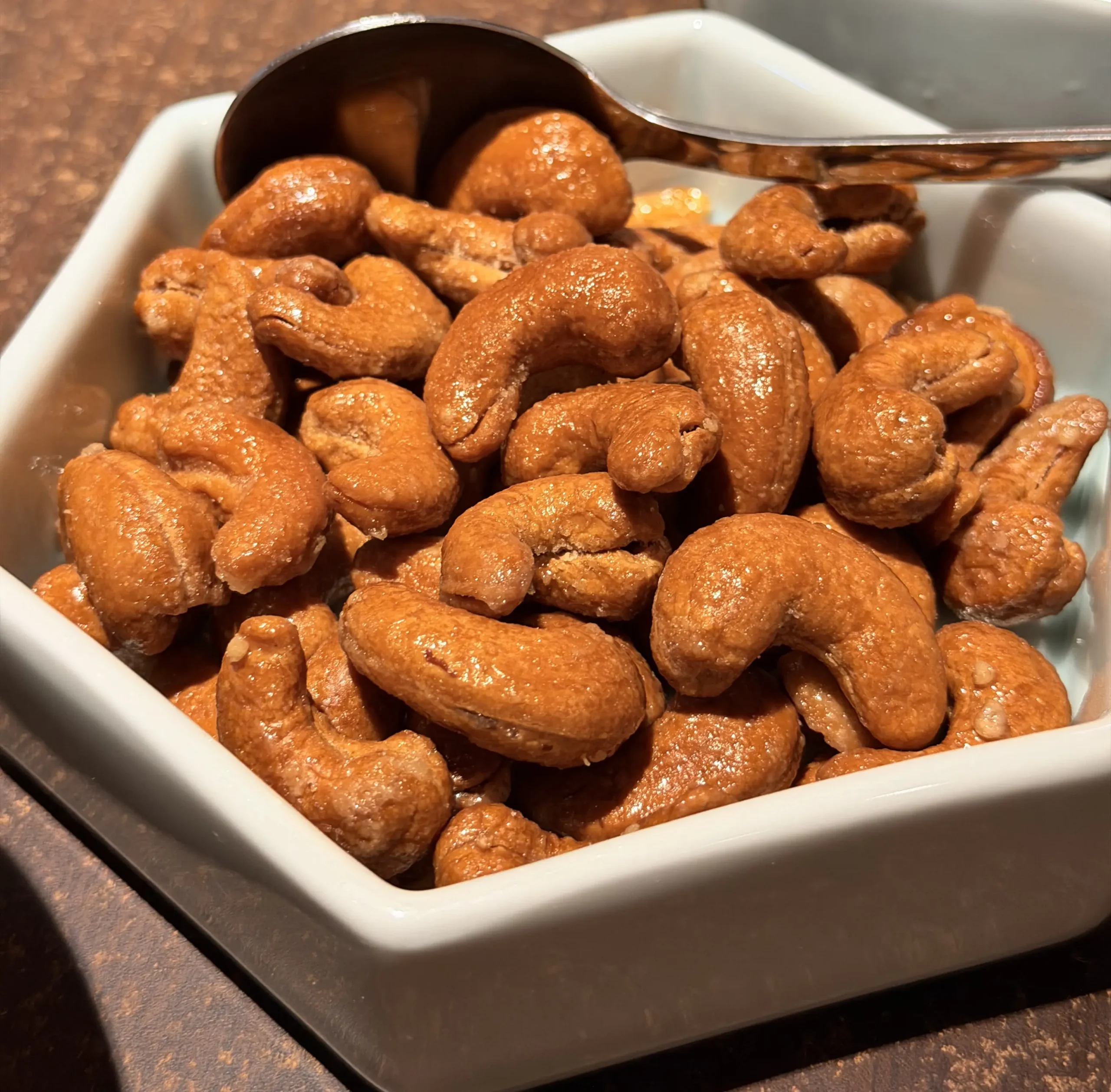 迎賓四巧碟-蜜汁腰果