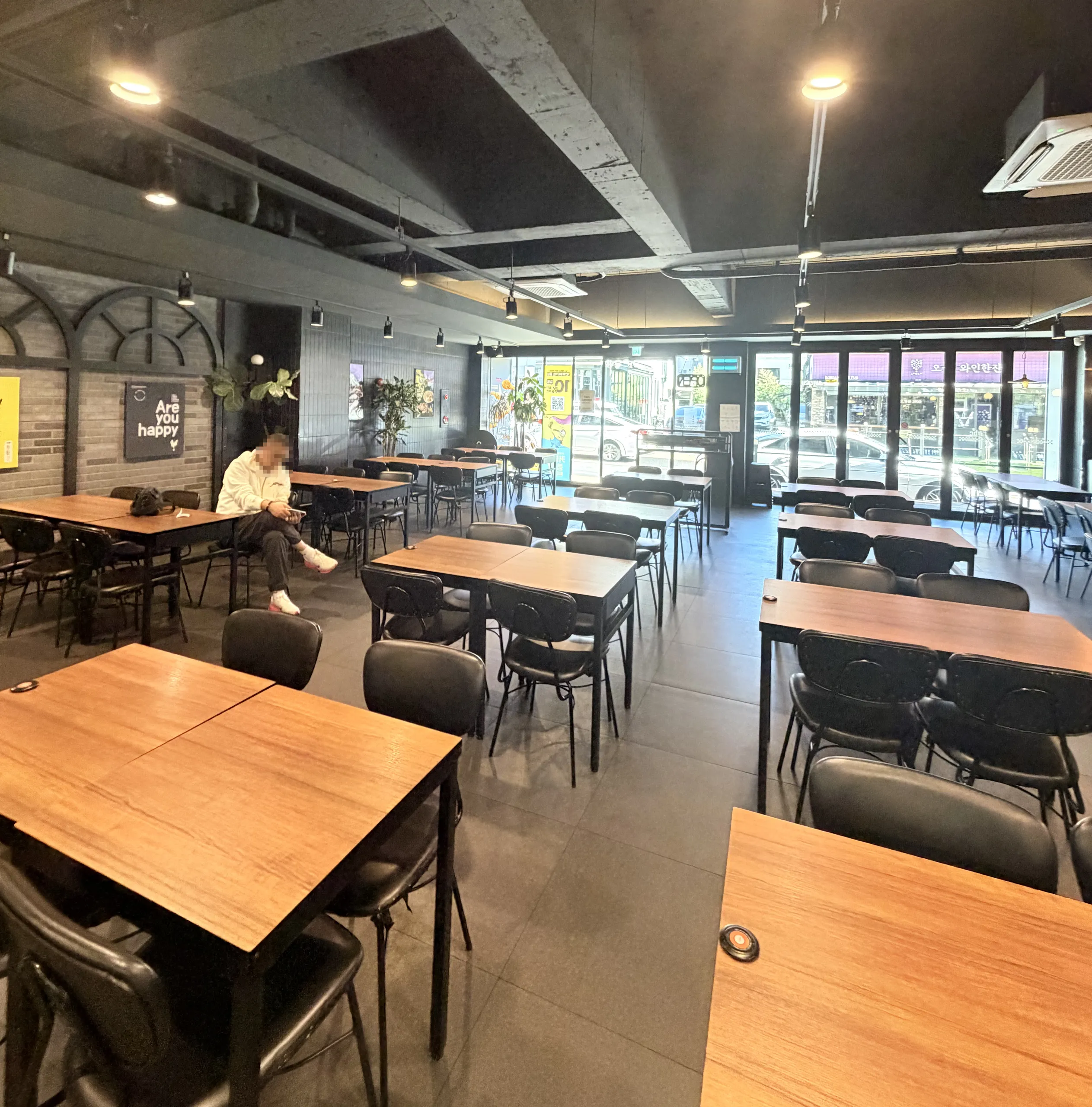 BHC炸雞 濟州夢想塔店 店內