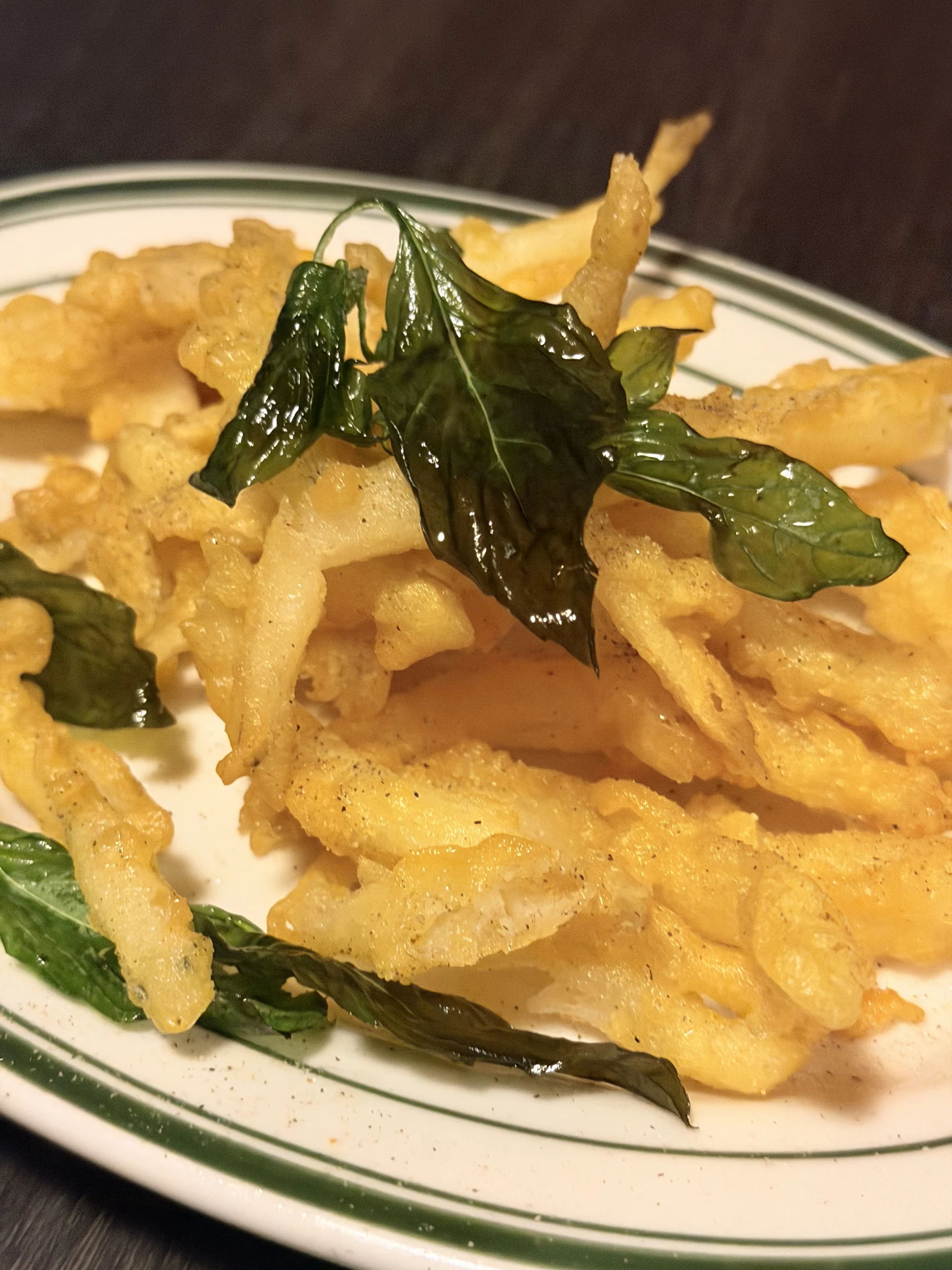 新中奇理髮廳 酥炸銀魚
