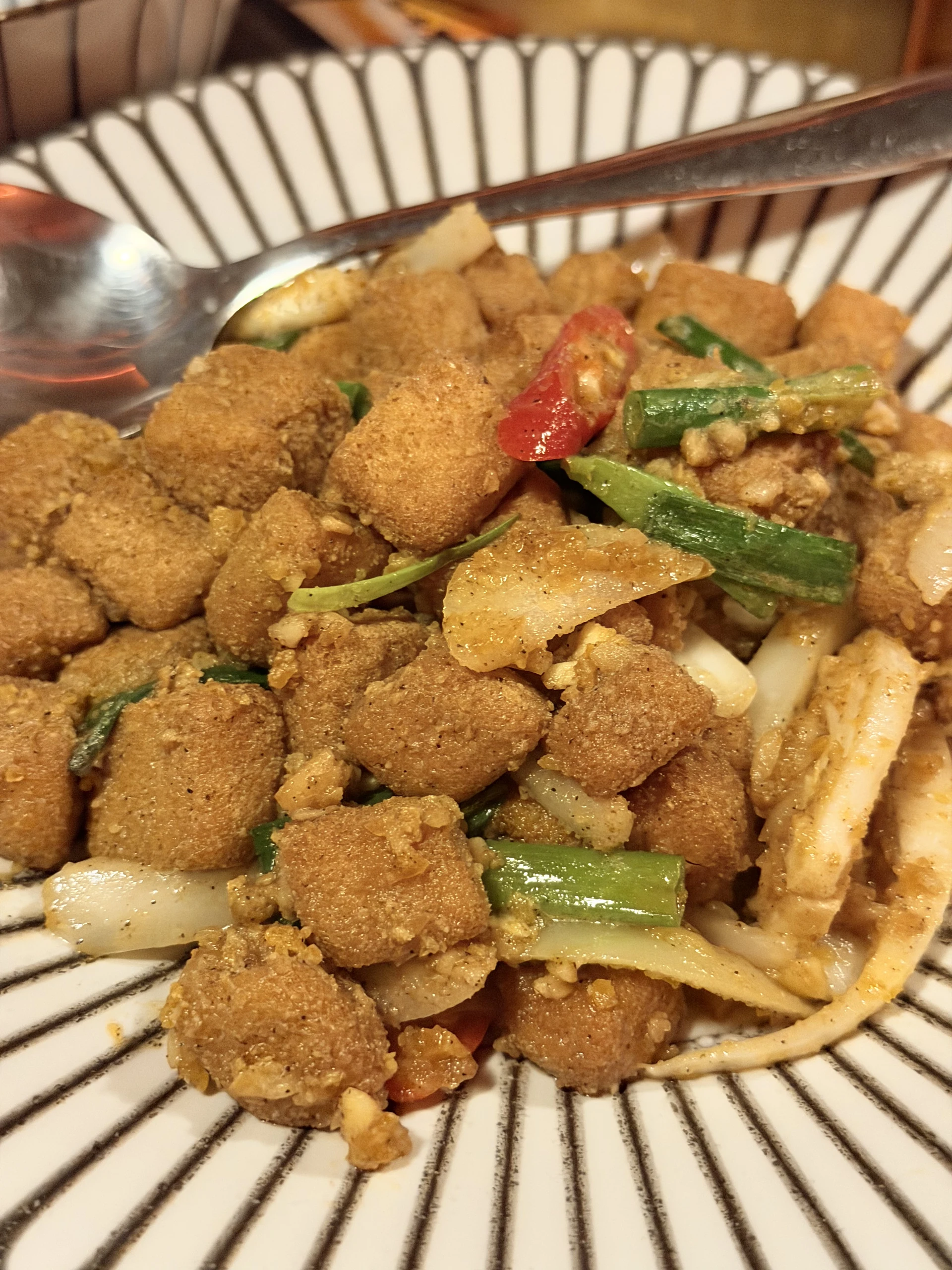 新中奇理髮廳 金沙豆腐