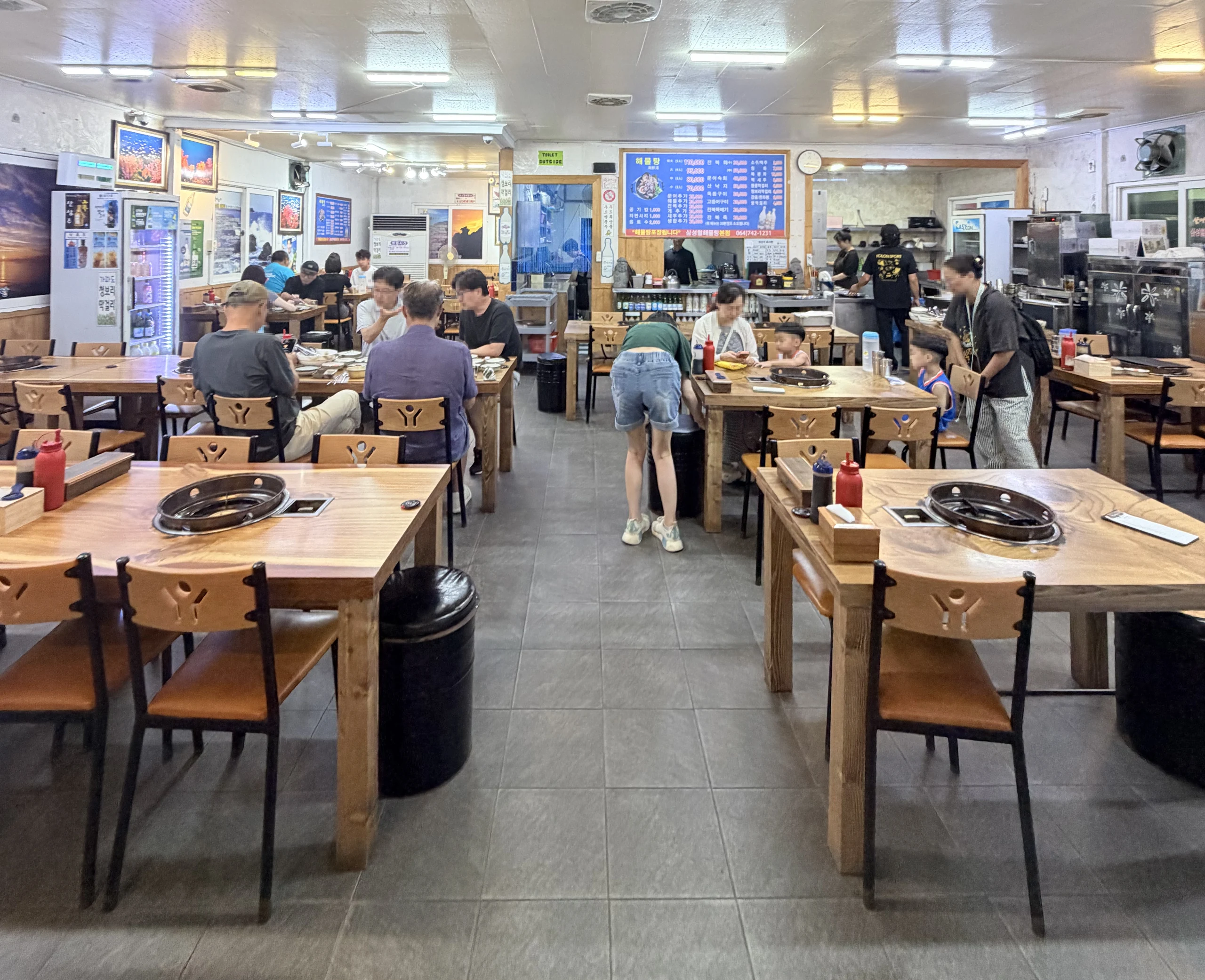 三姓穴海鮮湯 本店 店內