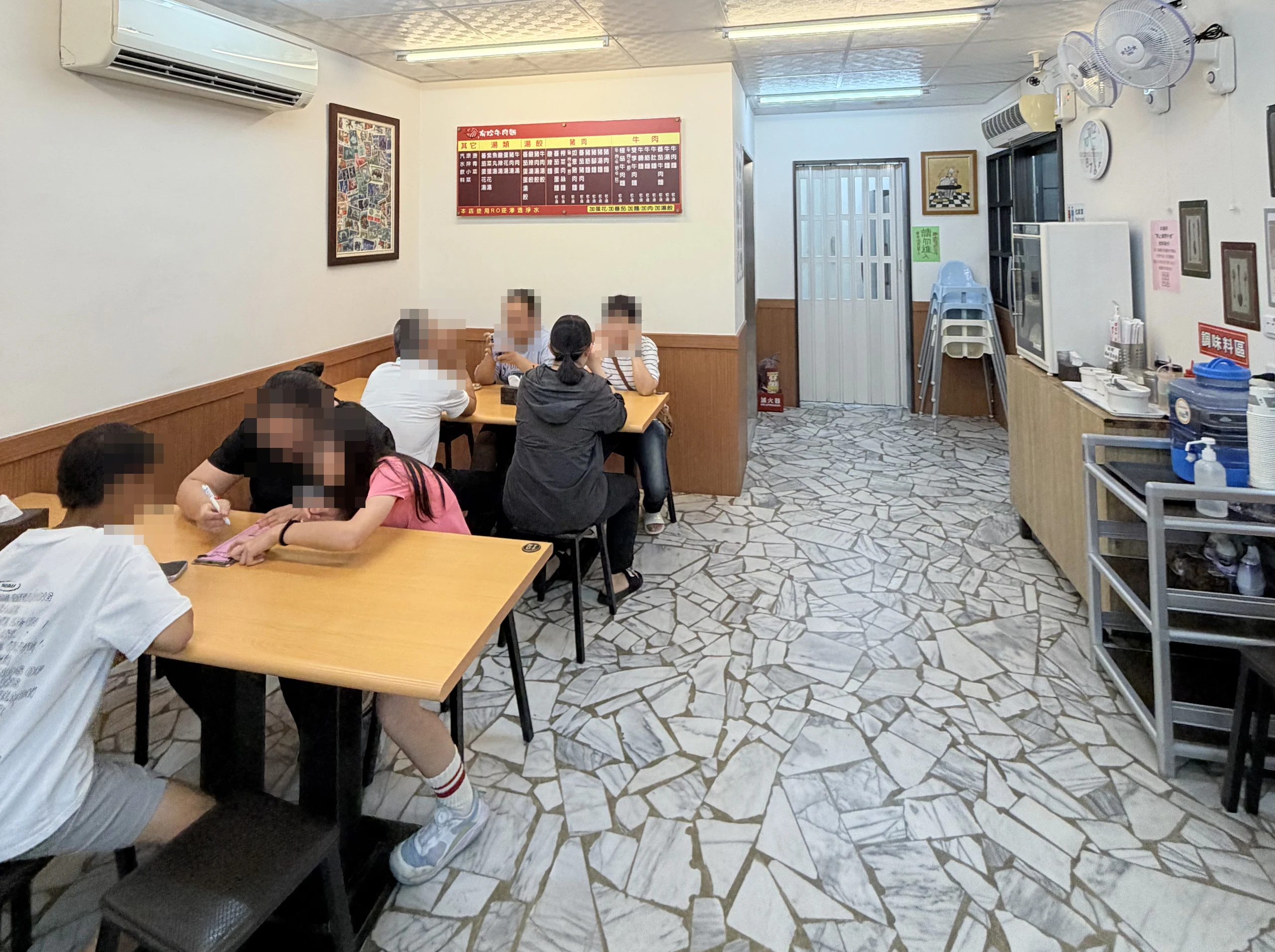 山西有珍牛肉麵 二樓用餐區