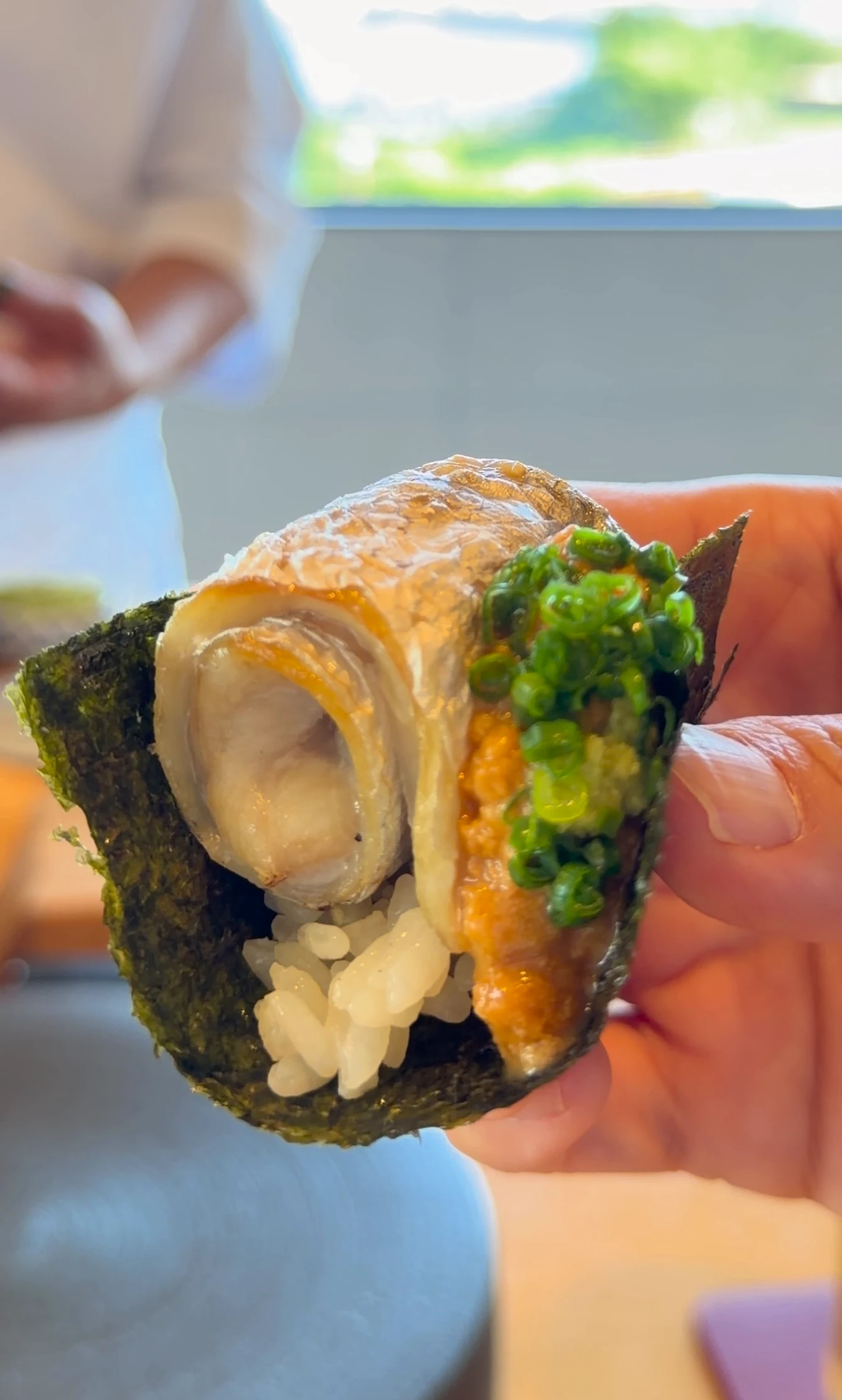 스시아카리 Sushi Akari 白帶魚海膽手卷