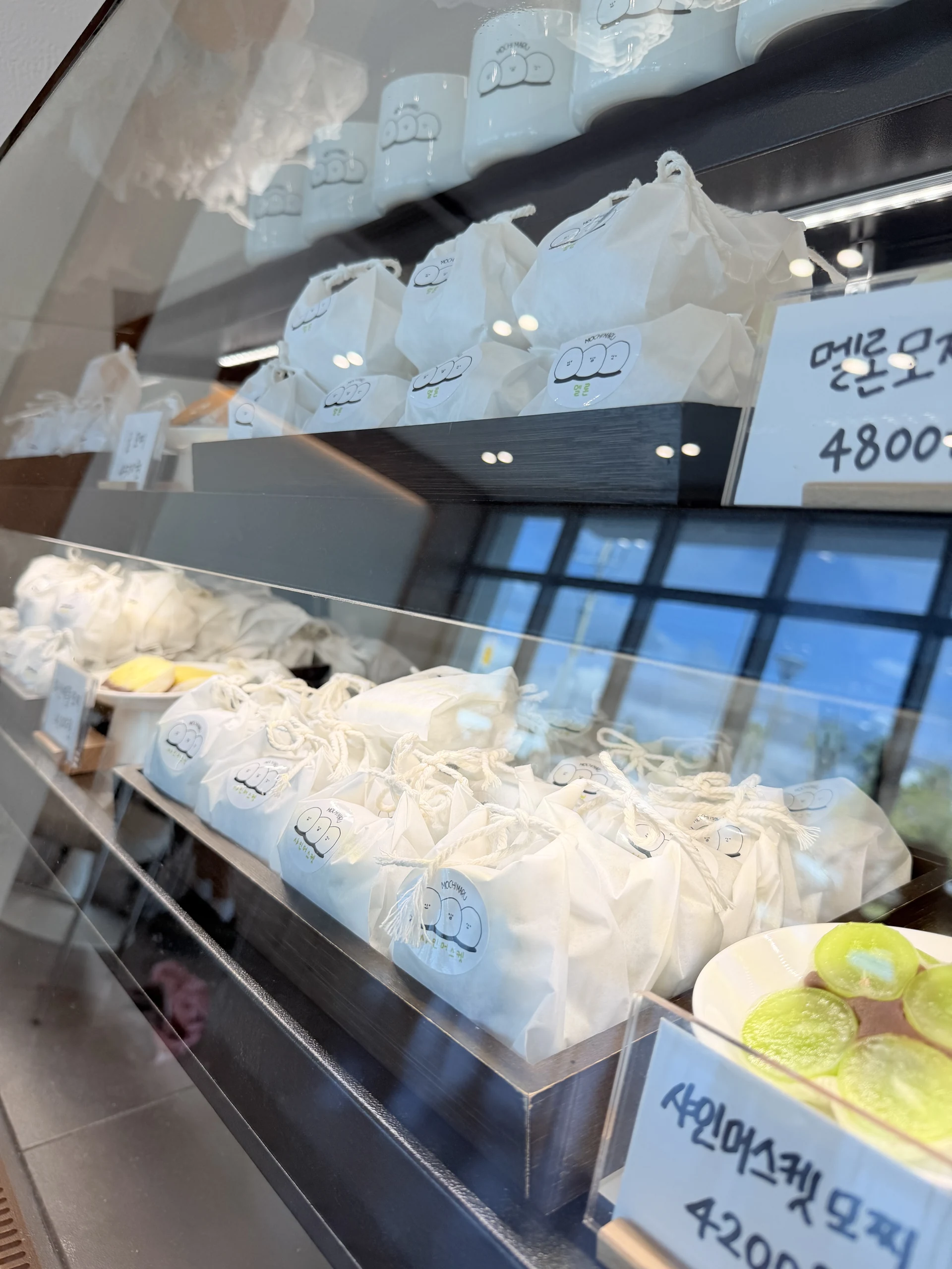 모찌마루 Mochi Maru 麻糬丸 展示櫃