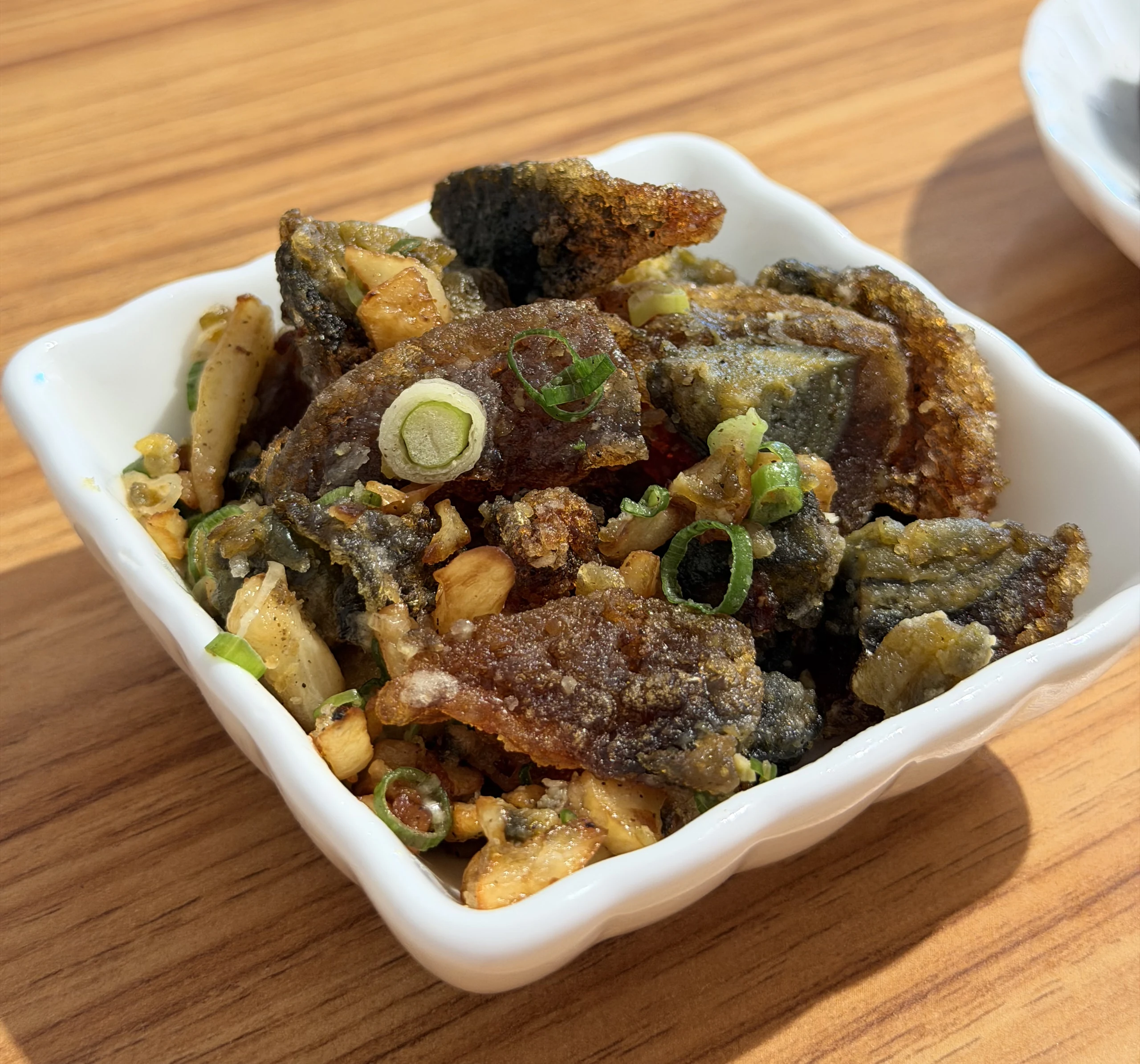 有春煨麵 椒鹽皮蛋